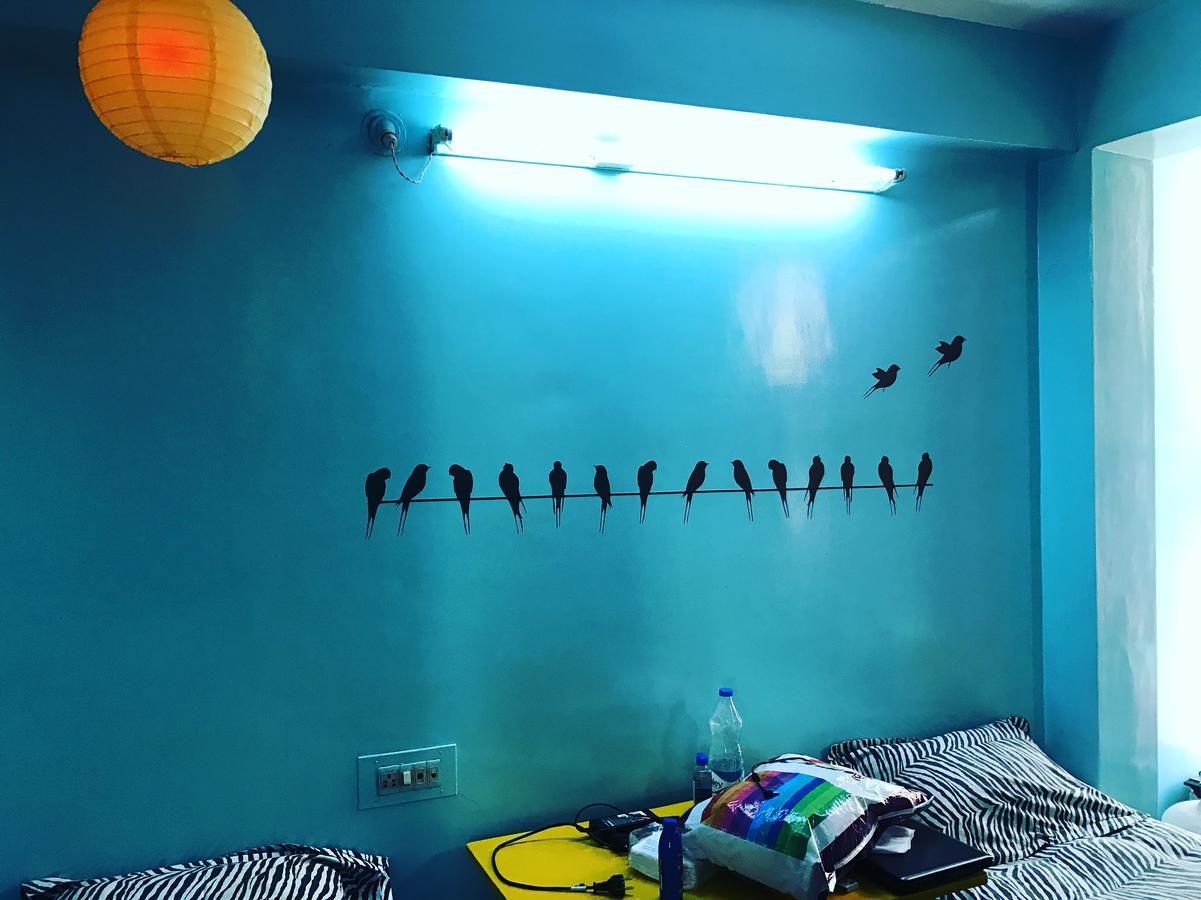 The Little Blue Window Hostel Bangalore Eksteriør billede